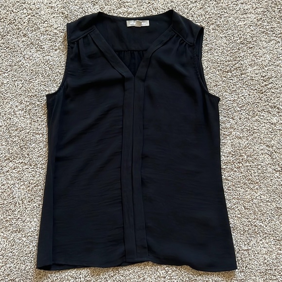 Banana Republic Tops - Women’s Banana Republic Black Sleeveless V-neck Blouse